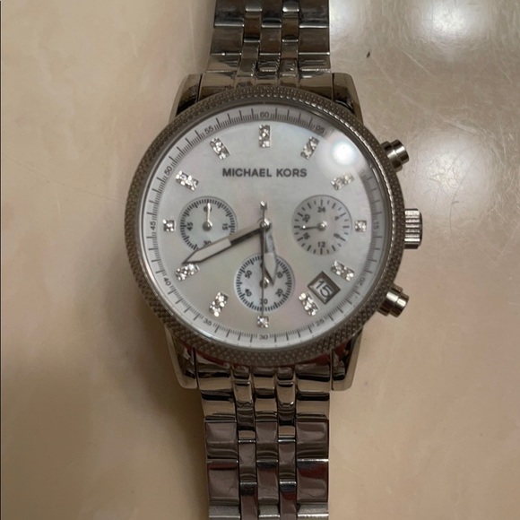 Michael Kors Watch - Picture 2 of 5